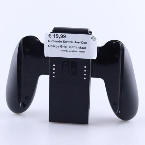 Nintendo Switch Joy-Con Charge Grip | Nette staat, Spelcomputers en Games, Spelcomputers | Nintendo Switch, Zo goed als nieuw