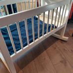 Mooie baby wiegje/bed met schommelpoten., Kinderen en Baby's, Babywiegjes en Ledikanten, Zo goed als nieuw, Ophalen