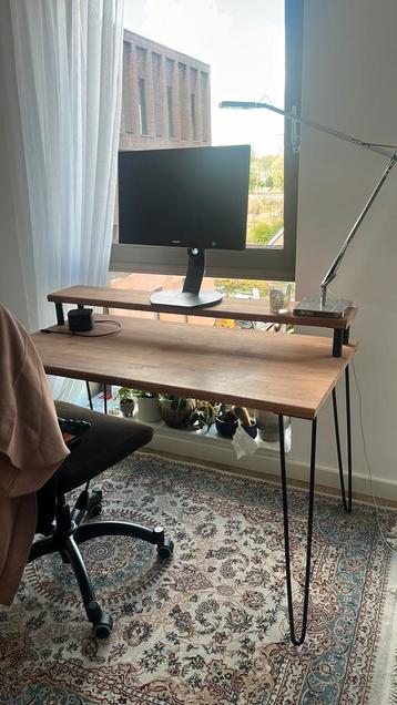 Houten bureau met hairpin pootjes beschikbaar voor biedingen