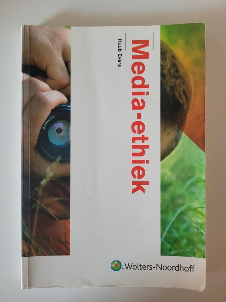 Media-ethiek - Huub Evers, Boeken, Film, Tv en Media, Gelezen, Media, Ophalen of Verzenden