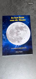 IN HET LICHT VAN DE MAAN (jaarboek & werkboek), Nieuw, Ophalen of Verzenden