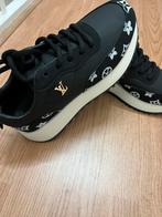 Zwarte Sneakers LV logo, Kleding | Dames, Schoenen, Ophalen of Verzenden, Nieuw, Zwart, Sneakers of Gympen