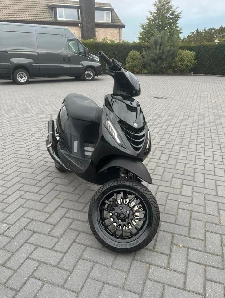 Piaggio Zip 172cc, Fietsen en Brommers, Scooters | Piaggio, Zo goed als nieuw, Zip, Tweetakt, Ophalen