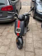 IVA S4 - Elektrische scooter - Grijs, Fietsen en Brommers, Snorfietsen en Snorscooters, Elektrisch, Zo goed als nieuw, Ophalen