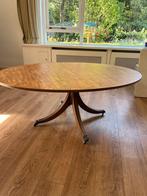 Antieke ovale Tafel met Driepoot Voet, Ophalen