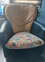 Comfortabele Leolux stoel met ludieke print, Huis en Inrichting, Gebruikt, Ophalen of Verzenden, 50 tot 75 cm, Leer