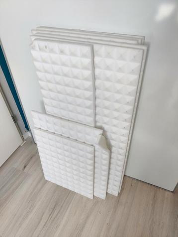 Akoestisch schuimplaten 5 stuks van  50 cm x 100 cm beschikbaar voor biedingen