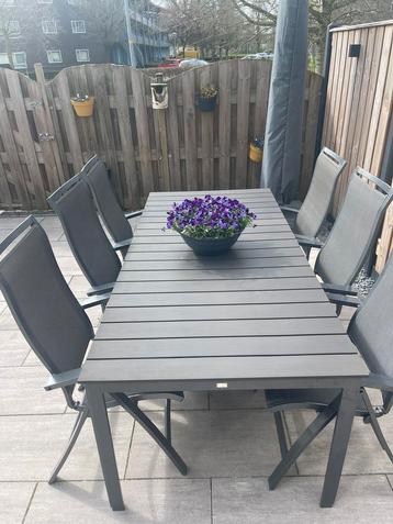 Tuintafel geschikt voor 6 personen