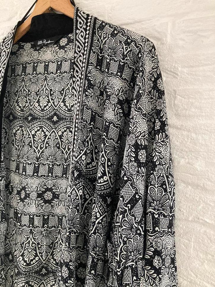 Boho Kimono - Ulla Popken gipsy boho romy anna print, Kleding | Dames, Tops, Zo goed als nieuw, Maat 38/40 (M), Zwart, Lange mouw