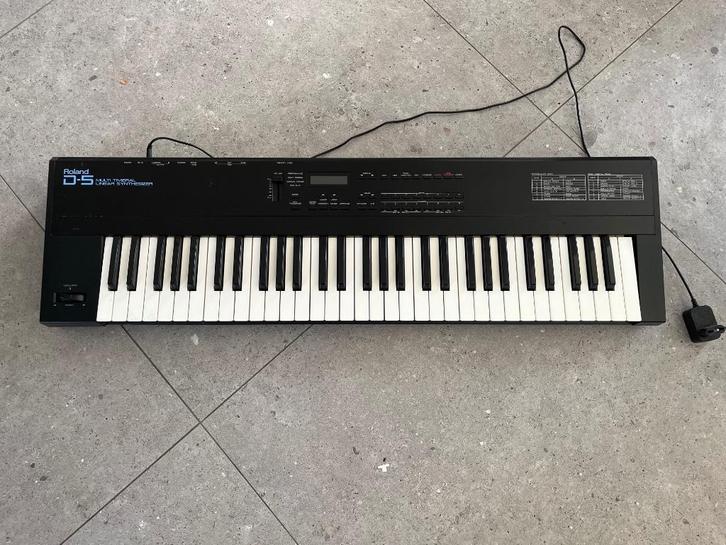 Roland D-5 synthesizer, Muziek en Instrumenten, Synthesizers, Gebruikt, 61 toetsen, Roland, Ophalen