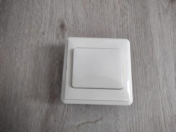 Gira lichtschakelaar, crème, gebruikt beschikbaar voor biedingen