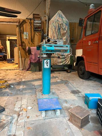 Veenstra Doornbuigmachine handbediening beschikbaar voor biedingen
