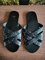 Shoeby slippers met studs. Maat 38, Ophalen of Verzenden, Zo goed als nieuw, Zwart