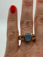 X304 Prachtige zilveren ring goudkleur blauwe steen maat 20, 20 of groter, Ophalen of Verzenden, X, Dame