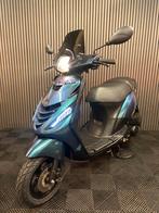 PIAGGIO ZIP 4T 3V BROM 2022 FULL OPTION GLANS CAMELEON, Fietsen en Brommers, Scooters | Piaggio, Maximaal 45 km/u, Zip, Ophalen of Verzenden