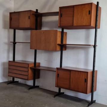 Vintage Italiaans design wandmeubel wandsysteem retro teak beschikbaar voor biedingen