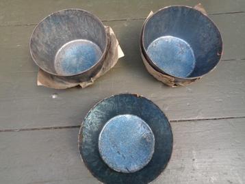 BRITISH WW II, vertinde? / metalen bakjes beschikbaar voor biedingen