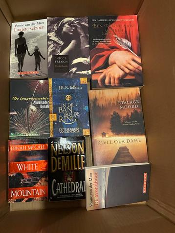 Boeken Collectie - Diverse Auteurs en Genres beschikbaar voor biedingen