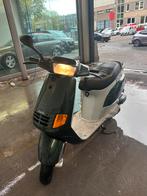 Piaggio Quartz 70cc (eerste eigenaar) volledig gereviseerd!, Fietsen en Brommers, Scooters | Piaggio, Tweetakt, Overige modellen