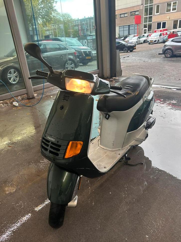 Piaggio Quartz 70cc (eerste eigenaar) volledig gereviseerd!, Fietsen en Brommers, Scooters | Piaggio, Zo goed als nieuw, Overige modellen