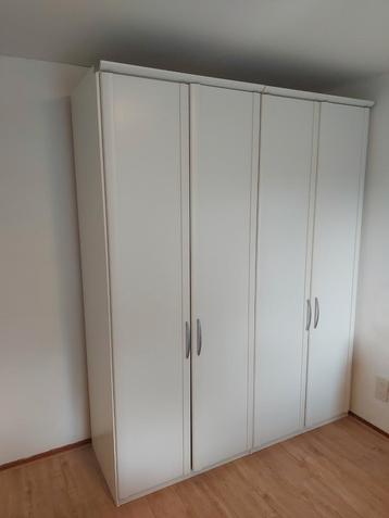 Kledingkast wit massief hout beschikbaar voor biedingen