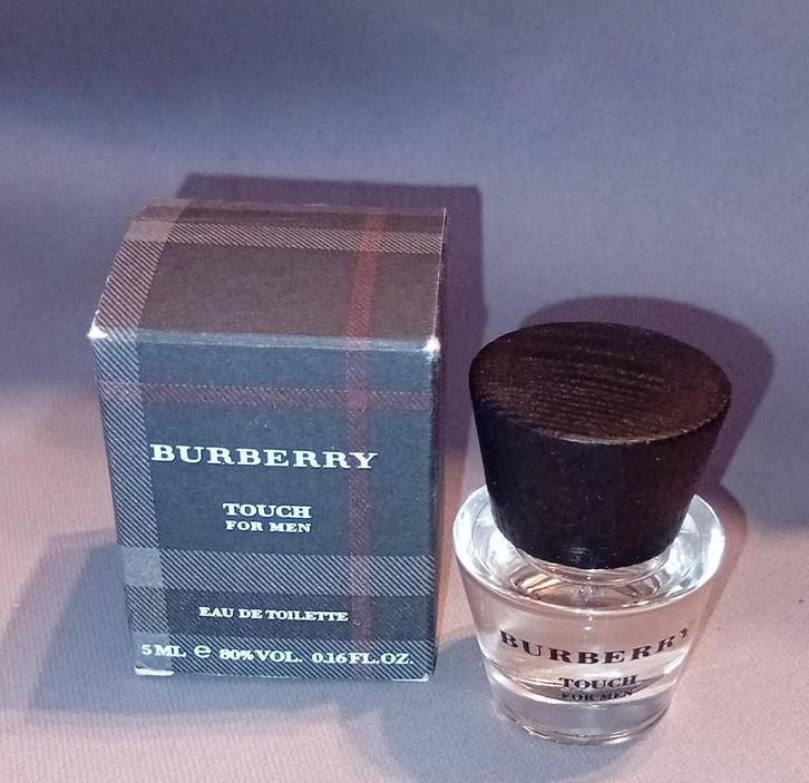 Volle parfum mini - Burberry touch man + doosje, Verzamelen, Parfumverzamelingen, Zo goed als nieuw, Miniatuur, Gevuld, Ophalen of Verzenden
