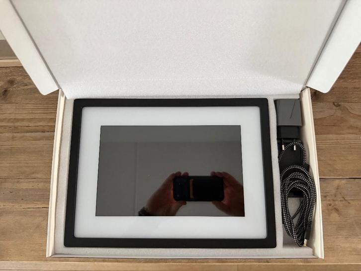 Skylight Frame digitale fotolijst, als nieuw, Audio, Tv en Foto, Fotografie | Digitale fotolijsten, Zo goed als nieuw, 8 tot 12 inch