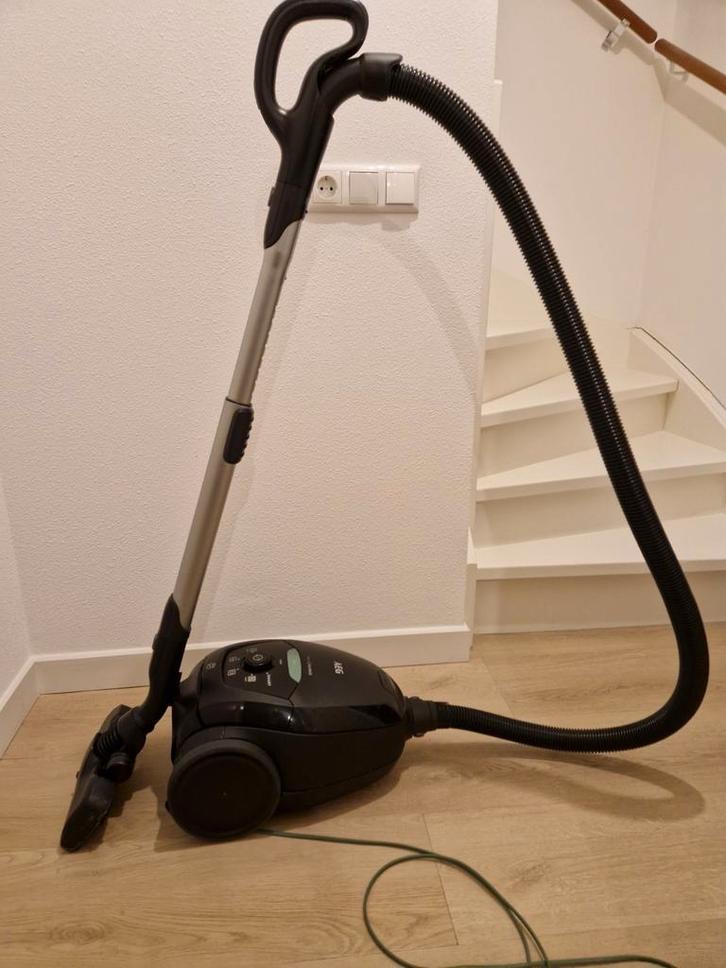AEG stofzuiger VX82-1-ECO, Witgoed en Apparatuur, Stofzuigers, Zo goed als nieuw, Stofzuiger, Stofzak, Ophalen