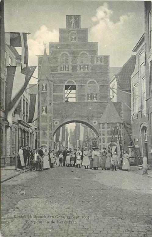 (380-218-017) Goes  Eerepoort in de Kerkstraat 1907, Verzamelen, Ansichtkaarten | Nederland, Zeeland, Verzenden