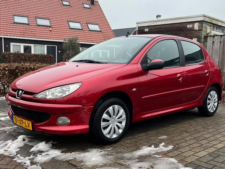 Peugeot 206 1.4 5D 2007 Rood, Auto's, Peugeot, Particulier, Benzine, D, Hatchback, Handgeschakeld, Origineel Nederlands, Rood
