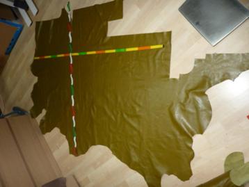 Groot groen soepel echt leer rundleer beschikbaar voor biedingen