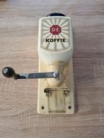 DE koffiemolen., Ophalen