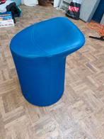 Artifort LILLA 2.0 zitpoefje in blauw leder, Ophalen, Zo goed als nieuw, Rond
