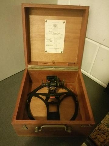 AZIMUTH CIRKEL OBSERVATOR ROTTERDAM TOPSTAAT 27X27X17 CM. beschikbaar voor biedingen
