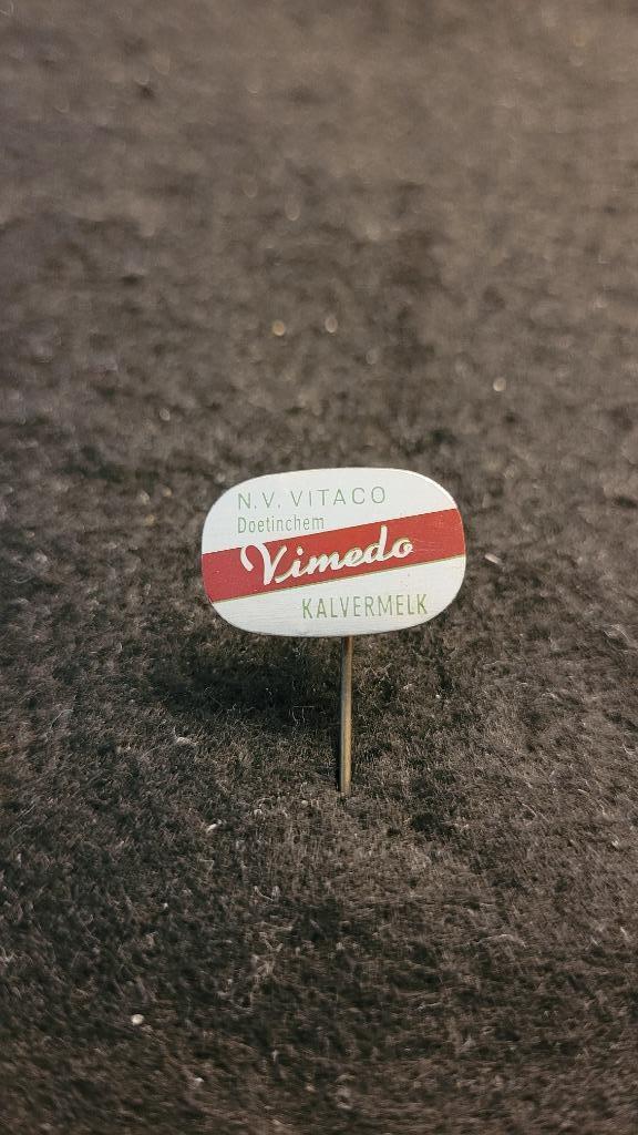 Vitaco kalvermelk Doetinchem speldje, Verzamelen, Speldjes, Pins en Buttons, Zo goed als nieuw, Speldje of Pin, Merk, Verzenden