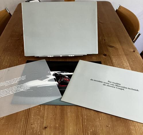 Informatiemap Introductie Mercedes Coupé 380 SEC en 500 SEC, Boeken, Auto's | Folders en Tijdschriften, Zo goed als nieuw, Mercedes