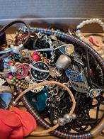 Gezocht: oude sieraden (mag kapot zijn) om te upcyclen, Ophalen of Verzenden, Gebruikt, Overige typen