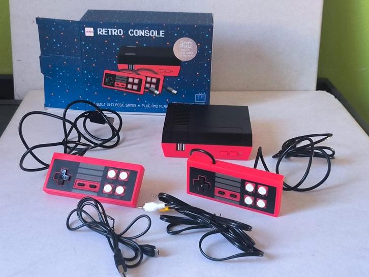 Hema Retro Console - 300 Games!, Spelcomputers en Games, Spelcomputers | Sony PlayStation 1, Zo goed als nieuw, Met 2 controllers