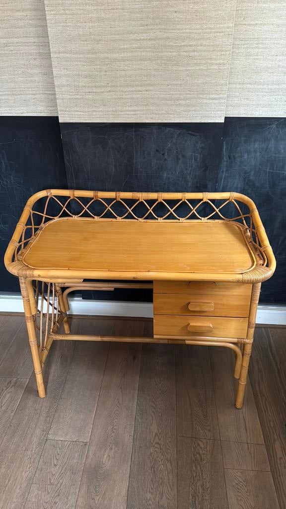 Bamboe kinderbureau, Kinderen en Baby's, Kinderkamer | Inrichting en Decoratie, Ophalen, Zo goed als nieuw