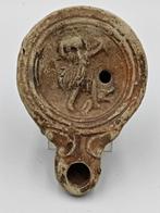 Bodemvondst - Romeinse Terracotta Olielamp met godin Diana, Antiek en Kunst, Antiek | Overige Antiek, Ophalen of Verzenden