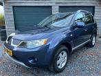 Mitsubishi Outlander 2.4 Intro Edition. Trekhaak. Navigatie, Voorwielaandrijving, Stof, Outlander, Zwart