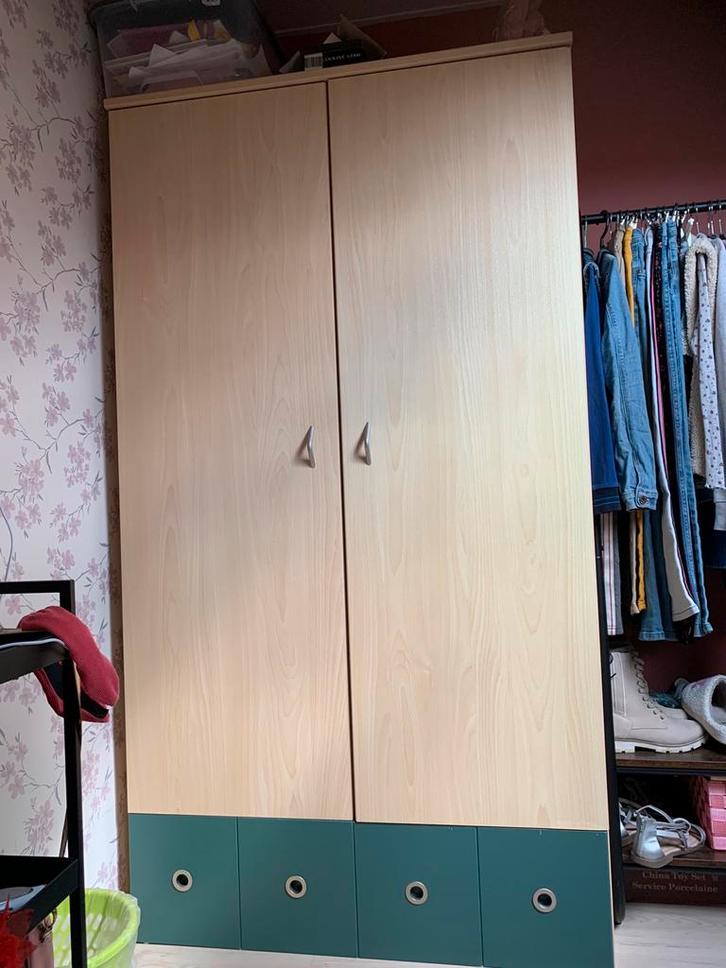 Bed, kast en bureau. TEAB., Kinderen en Baby's, Kinderkamer | Complete kinderkamers, Zo goed als nieuw, Jongetje of Meisje, Ophalen
