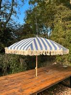 Mooie gestreepte parasol met franjes, Tuin en Terras, Parasols, Ophalen, Verstelbaar, Zo goed als nieuw, 1 tot 2 meter