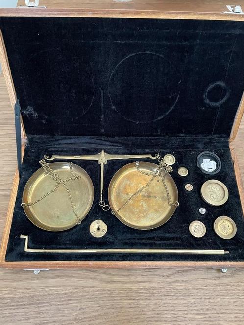 Antieke Precisie Balans met Gewichten in origineel kistje, Antiek en Kunst, Antiek | Gereedschap en Instrumenten, Ophalen of Verzenden