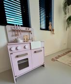 Roze houten keukentje Petite Amélie - alleen ophalen, Kinderen en Baby's, Speelgoed | Speelkeukens, Ophalen of Verzenden, Zo goed als nieuw