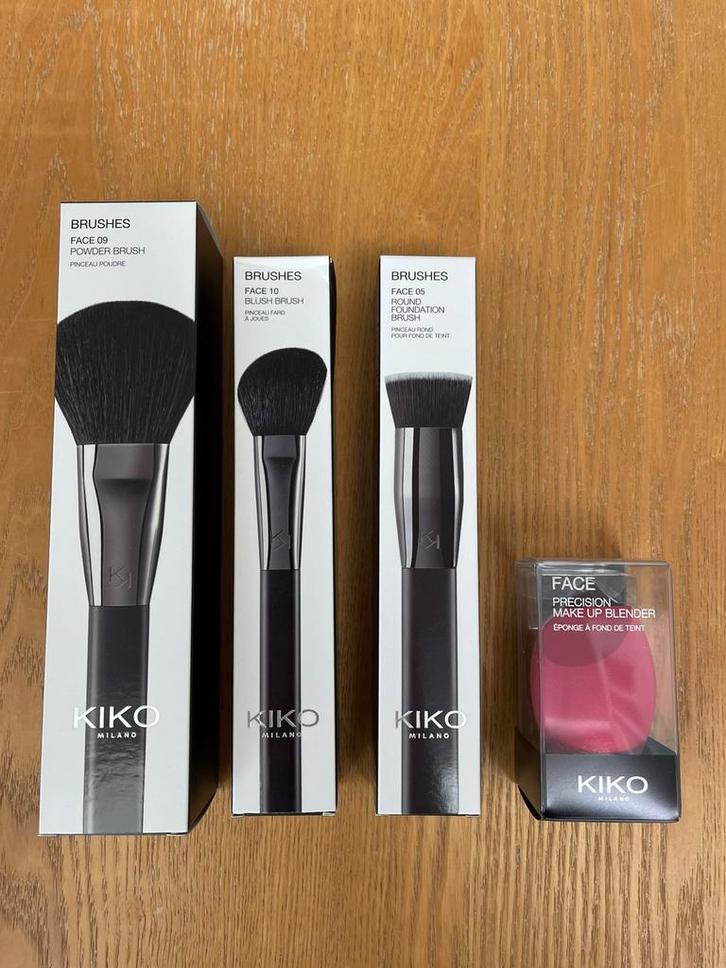 Kiko Milano Kwasten 3 stuks + 1 blending Sponge. Nieuw!!!, Sieraden, Tassen en Uiterlijk, Uiterlijk | Cosmetica en Make-up, Nieuw