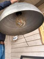 Mooie lamp met lampenbol, Huis en Inrichting, Lampen | Hanglampen, Ophalen of Verzenden, Gebruikt, Metaal, Minder dan 50 cm
