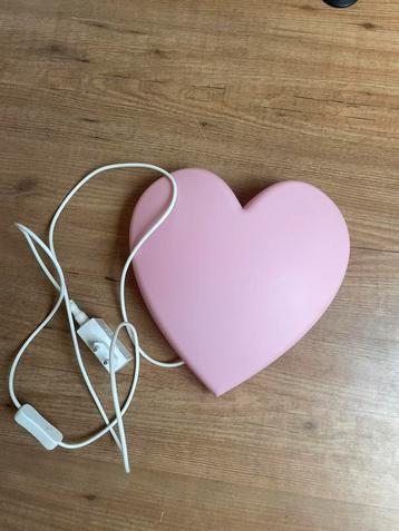Ikea wandlamp hart beschikbaar voor biedingen
