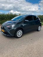 Toyota Aygo 1.0 Vvt-i 72pk 5D NAVI Airco Camera NAP, Voorwielaandrijving, 4 stoelen, Origineel Nederlands, Handgeschakeld