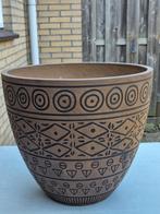 Grote buitenpot "EGG" model
               LET OP GROTE MAAT, Tuin en Terras, Bloempotten, Ophalen, 40 cm of meer, Rond, Zo goed als nieuw